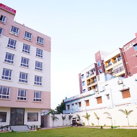 The Marutinandan Grand Hotel Deoghar Ngoại thất bức ảnh
