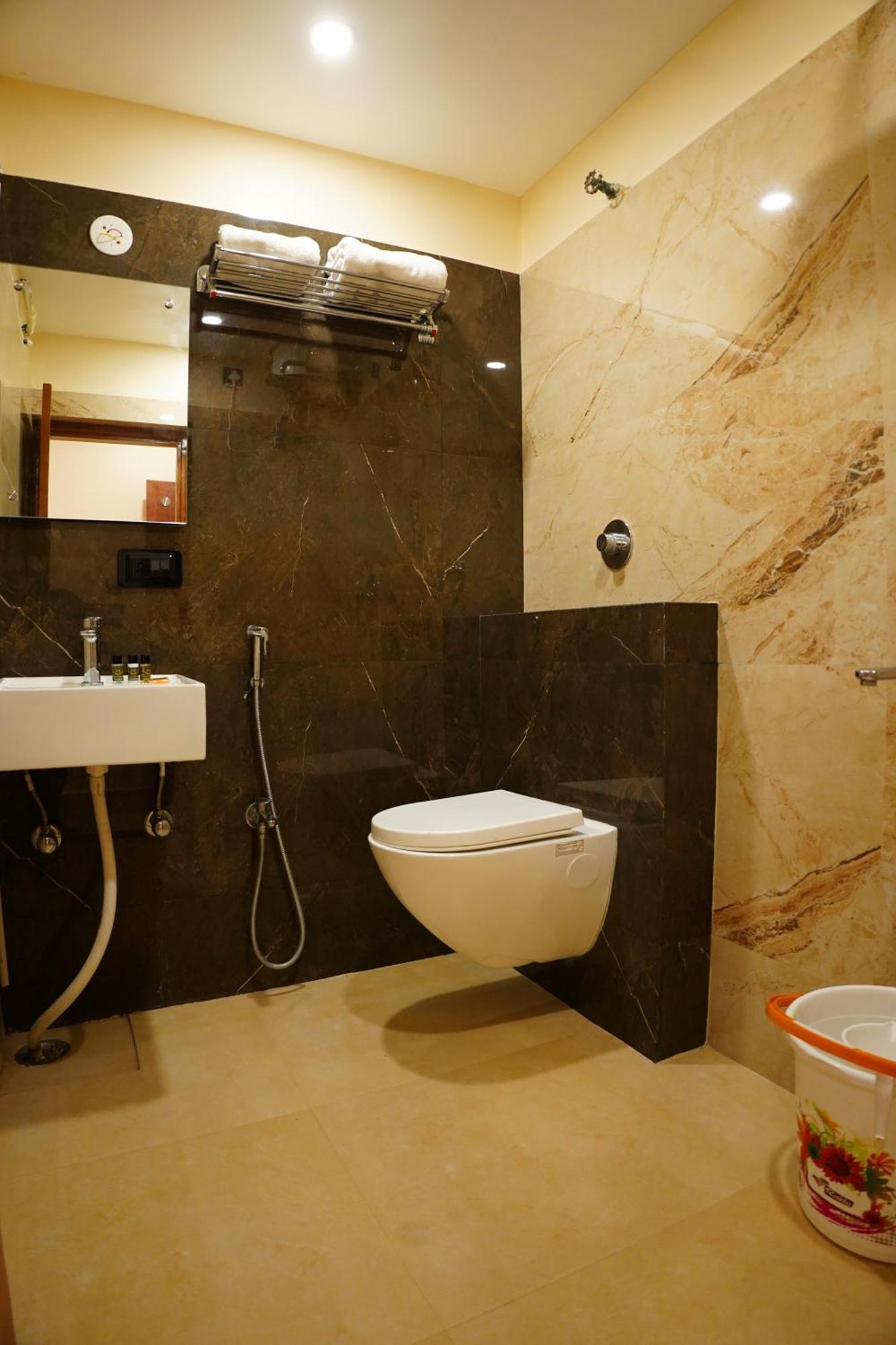 The Marutinandan Grand Hotel Deoghar Ngoại thất bức ảnh