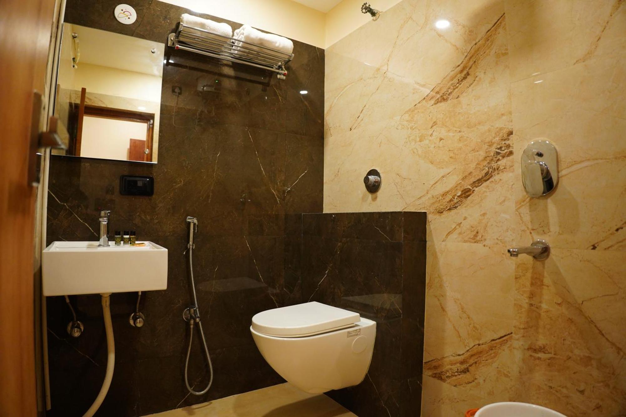 The Marutinandan Grand Hotel Deoghar Ngoại thất bức ảnh