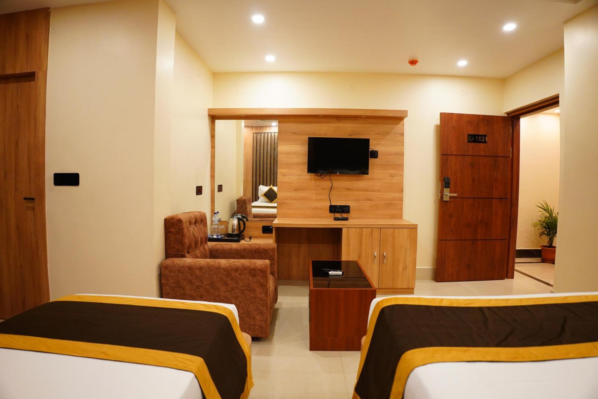 The Marutinandan Grand Hotel Deoghar Ngoại thất bức ảnh